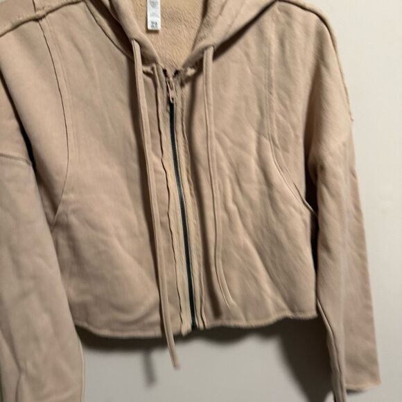 Alo Yoga Cruiser Crop Hooded Sweatshirt in Putty Size Small - Picture 5 of 9